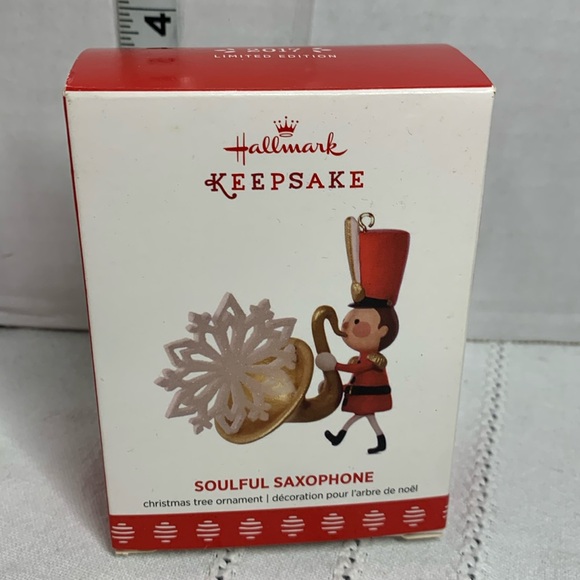 Hallmark Ornament - Soulful Saxophone - Marching Band Sax Player 2017 horn - Picture 1 of 7
